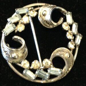 VTG Jay Flex Sterling Wreath Brooch w/Blue Baguette Rhinestones Classic Lux Chic